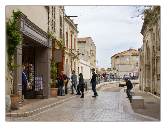 Gasse beim roemischen Theater, Arles