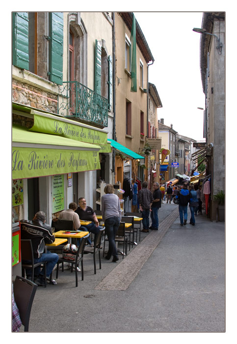 Strassenrestaurants in Vallon-Pont-d’Arc an der Adeche