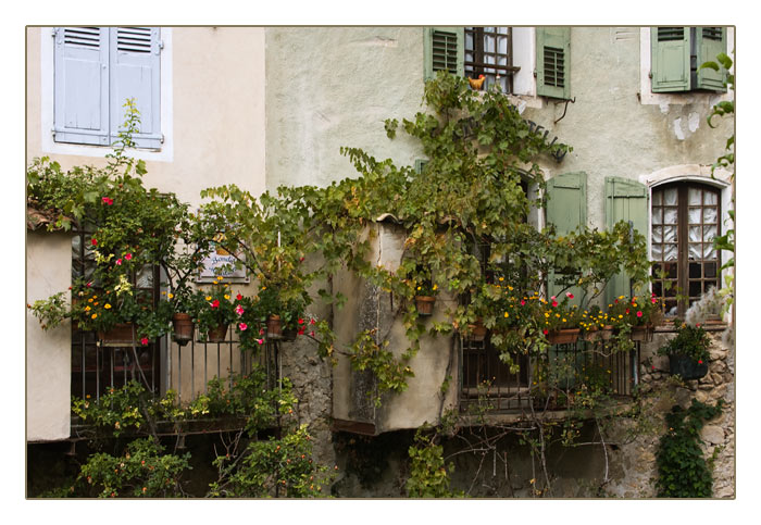 Balkone in Moustiers Sainte Marie