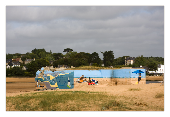 bemalter Bunker am Strand, Guidel Plages