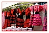 Markt mit den typisch spanischen Flamenco Kleidern