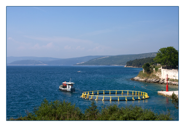 Osor, am Kanal zwischen der Insel Cres und Lošinj (Losinj), Kroatien