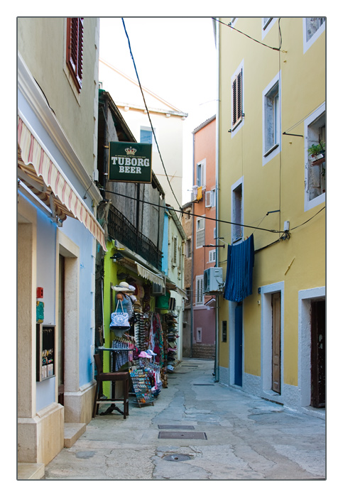 Gasse in Mali-Lošinj, Insel Lošinj (Losinj), Kroatien