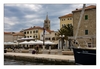 Blick vom Hafen auf den Glockenturm Marienkirche, Rab. Kroatien