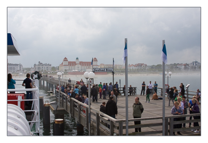 Blick auf das Kurhaus Binz im Nebel auf der Rückfahrt