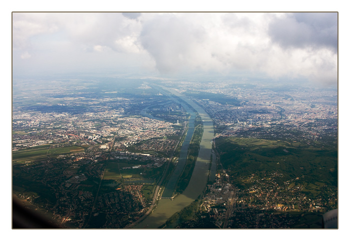 Donau und Wien, im Landeanflug