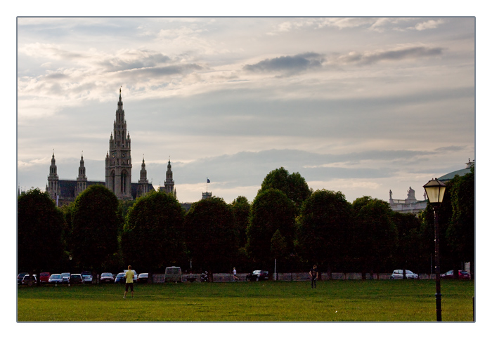 Rathaus Wien, unterwegs mit einem Fiaker