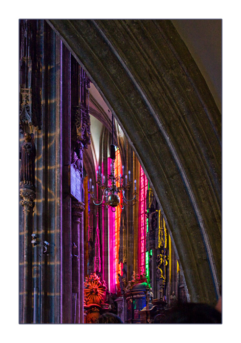 Lichtkunst von Victoria Coelns im Stephansdom, Wien